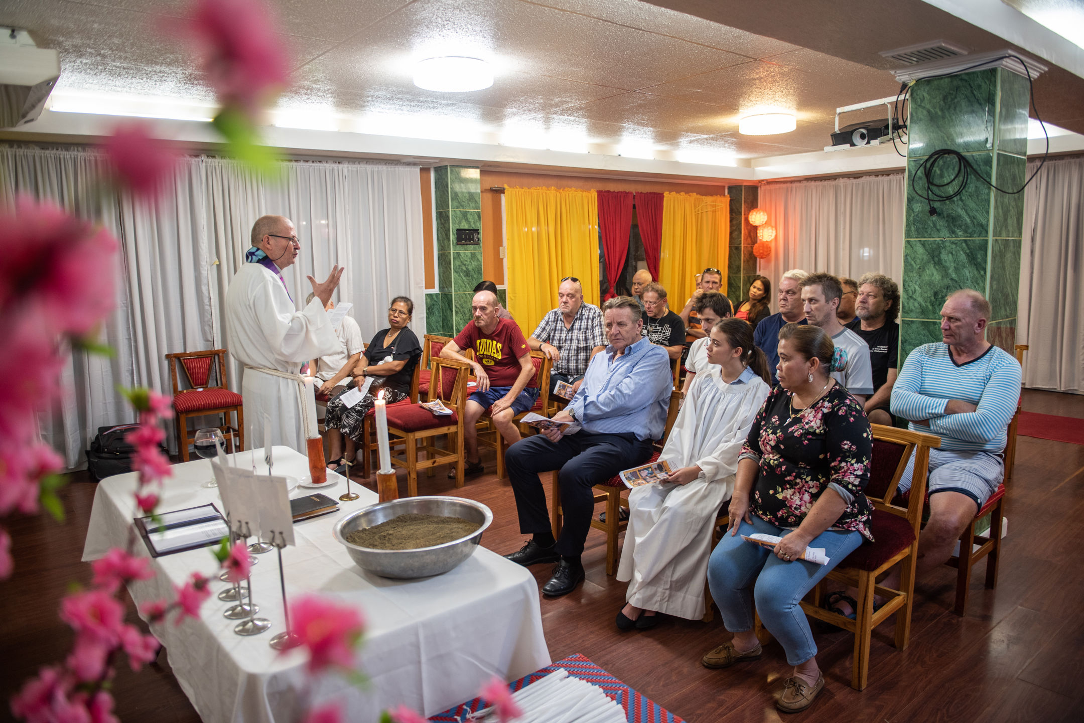 Stein Vangen Improviserer Gudstjenester På Restauranter Og Barer Foto Morten Opedal