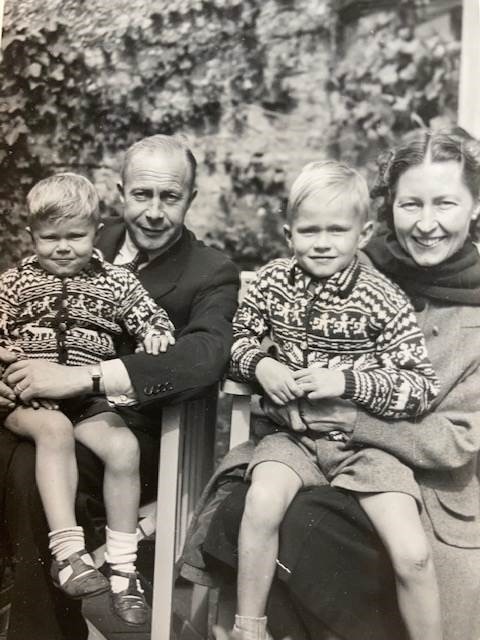 Sverre Eika med familie